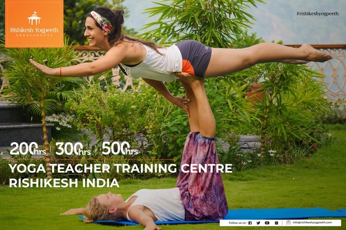 200 Hour Yoga Teacher Training in Rishikesh Yogpeeth, India.